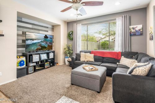 39733 Cross Timbers Way, Phoenix, AZ 85086-2379
