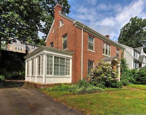 157 Columbia Blvd, Waterbury, CT 06710-1706