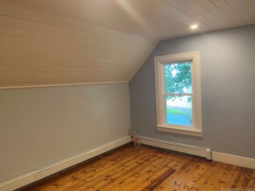 4 Bishop Ct, United States Coast Guard Ac CT  06320-5601 exterior