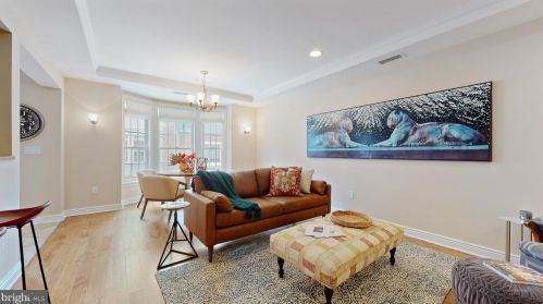 221 Victoria Mews, Princeton NJ  08542-3748 exterior