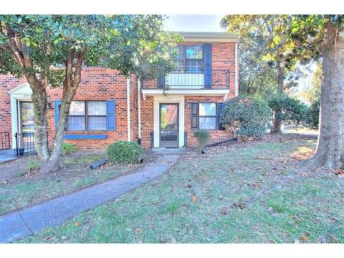 8847 Hunter Ridge Dr, Charlotte, NC 28226-4686