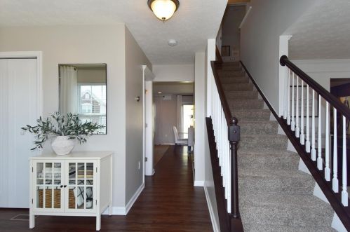 8051 Maureen Dr, Cranberry Township, PA 16066-2861
