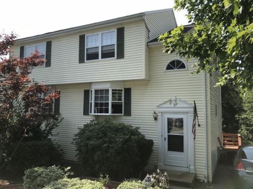 39 Ledgecrest Dr, Worcester, MA 01603-1251