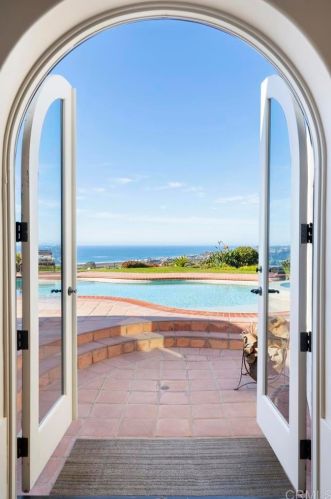 538 Canyon Dr, Solana Beach, CA 92075-1304