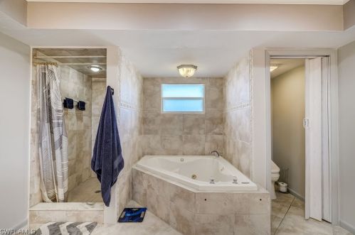 2012 27th Ter, Cape Coral FL  33904-3256 exterior