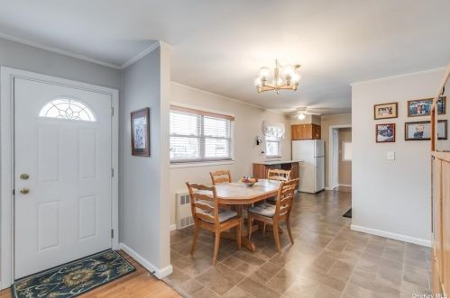 55 Spruce Ave, Bethpage NY  11714-1328 exterior