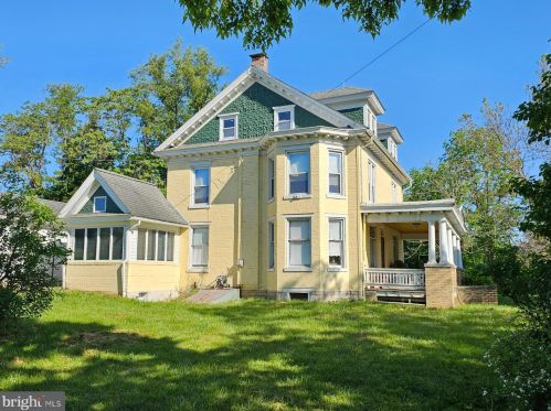 112 Clover Ln, Academia, PA 17082-7968