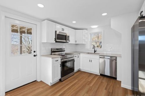 22 Fountain St, Norwich CT  06360-5008 exterior