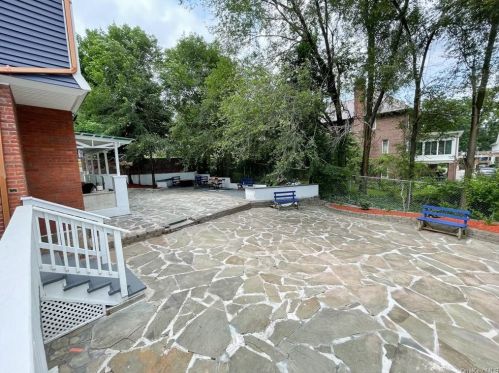 2 Linden Pl, Middletown NY  10940-4824 exterior