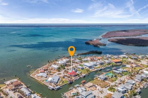 3562 San Carlos Dr, Saint James City, FL 33956-2201