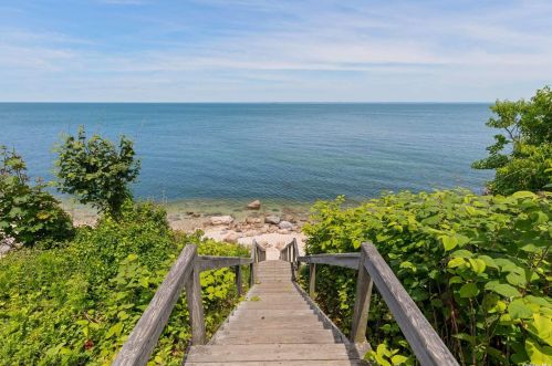 44 Sound Dr, Greenport NY  11944-1007 exterior