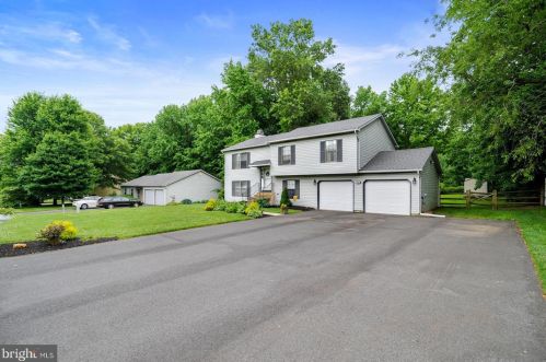 402 Wooddale Ave, New Castle, DE 19720-4781
