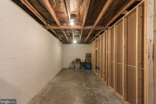 1642 Ox Rd, Edinburg VA  22824-3024 exterior