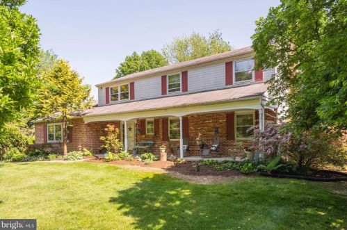48 Woodchuck Way, Glen Mills, PA 19342-1213
