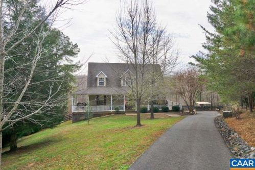 14 Queen Annes Ct, Bybee, VA 22963-2065