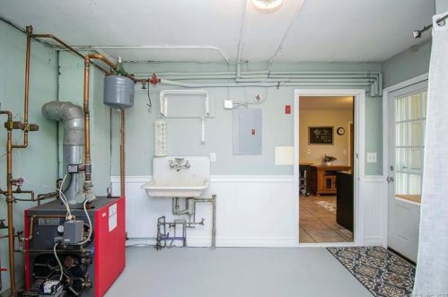 41 Talcott Rd, Glastonbury CT  06033-2918 exterior