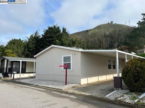 176 Harbor Dr, Daly City CA  94014-2829 exterior