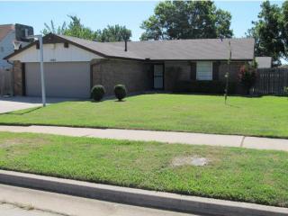 1004 Whispering Oaks Blvd, Oklahoma City, OK 73160-8255