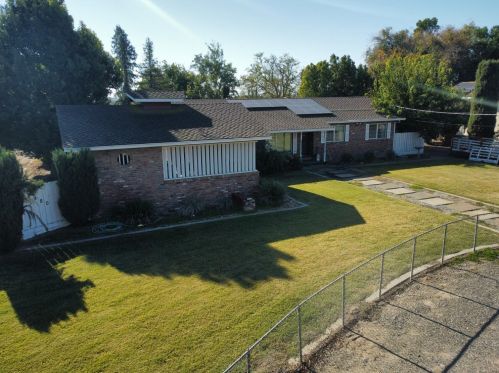 6980 Lathrop Rd, Manteca, CA 95336-8232