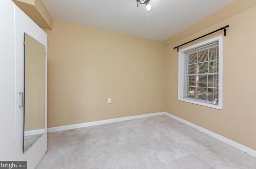 302 Land Or Dr, Ruther Glen VA  22546-1241 exterior