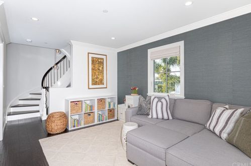 126 Ruby Ave, Newport Beach CA  92662-1126 exterior