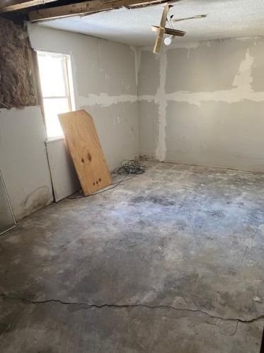 1051 Hanley St, Gary IN  46406-2013 exterior