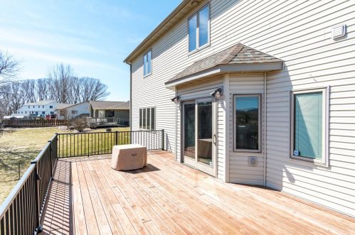 5230 Creekside Pl, La Crosse WI  54601-2296 exterior