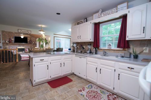 6104 Fox Point Rd, Fredericksburg VA  22407-8330 exterior