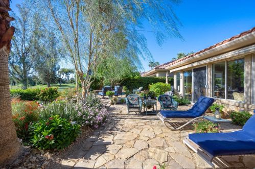 150 Kavenish Dr, Rancho Mirage CA  92270-3228 exterior