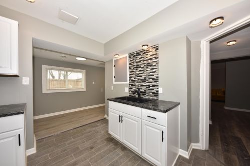 9127 Swan Cir, Milwaukee WI  53225-2719 exterior