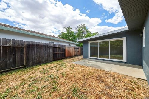 349 Plum St, Vacaville CA  exterior