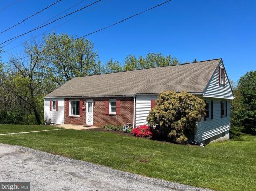 249 Howard St, Red Lion, PA 17356-1312