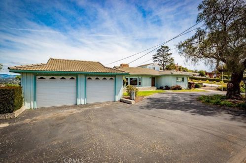 1490 Hillcrest Dr, Pismo Beach, CA 93420-2213