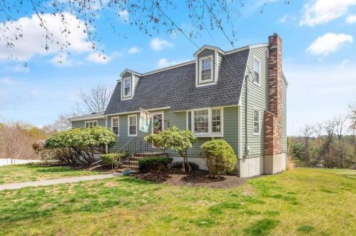 194 Varnum Rd, Dracut, MA 01826-3038