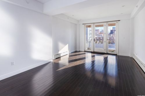 30-11 21st St, Long Island City, NY 11102-3616