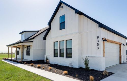 9353 Old Stoney Rd, Ponder, TX 76259-4425