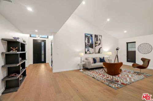 4709 Norwich Ave, Van Nuys CA  91403-2017 exterior