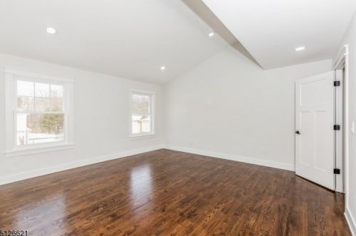38 La Secla Pl, Berkeley Heights NJ  07922-1234 exterior