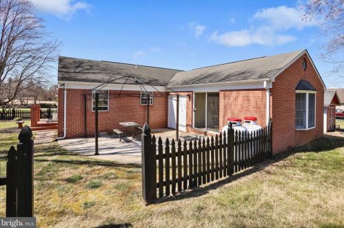 414 Old Country Club Rd, Charles Town WV  25414-5826 exterior