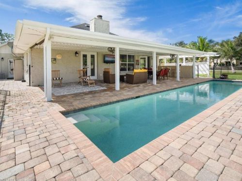 520 Soll St, Naples FL  34109-3873 exterior