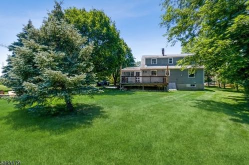 17 Townsend Ave, Cedar Knolls, NJ 07927-1804