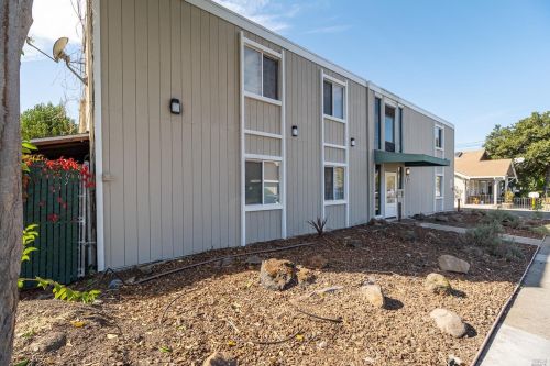 475 E St, Santa Rosa, CA 95404-5148