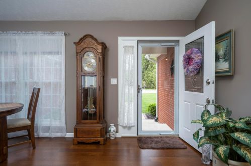 1001 Farmington Ln, Washington Ch OH  43160-8641 exterior