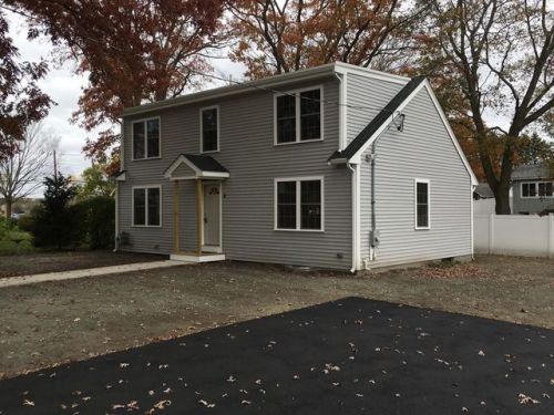 4 Federal St, Walpole, MA 02081-3804