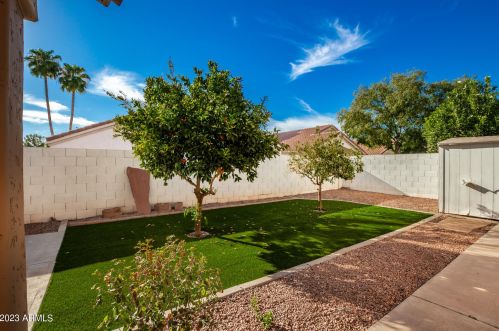 1722 Gilmore Cir, Mesa AZ 85206-3855 exterior
