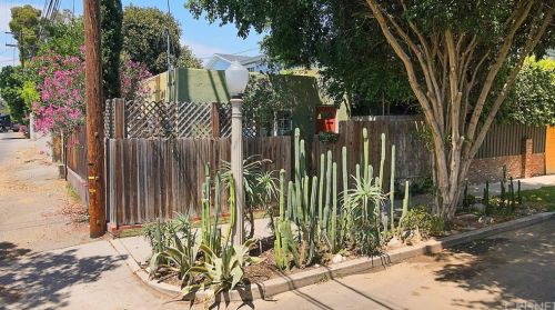12063 Woodbridge St, North Hollywood, CA 91604-1745