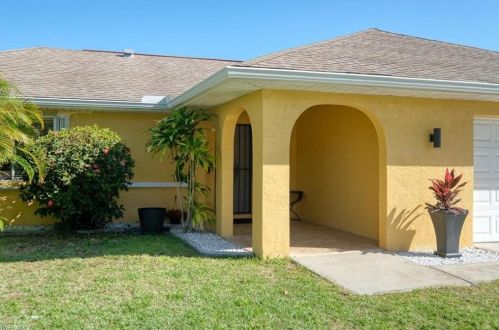 1125 47th Ter, Cape Coral, FL 33904-9166