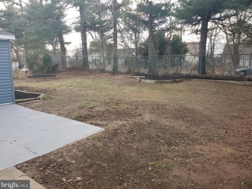 15 Holyoke Ln, Willingboro NJ  08046-1742 exterior