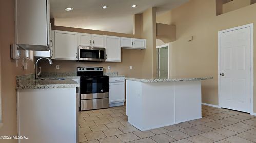 6928 Sauceda Dr, Tucson, AZ 85743-1426