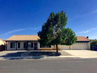 13351 Desert Primrose Ln, Victorville, CA 92392-7508